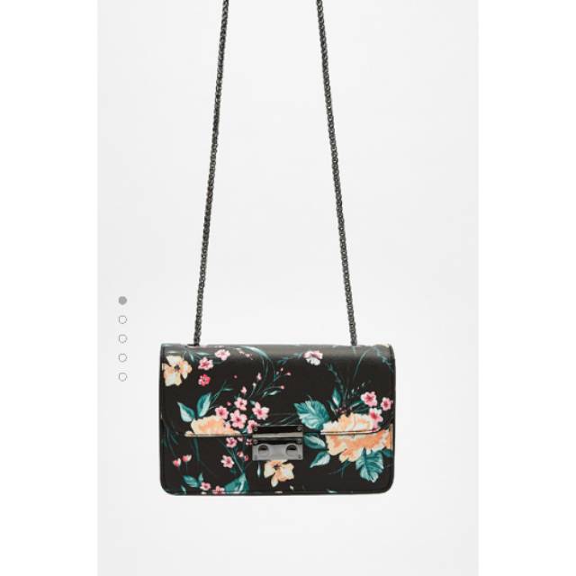 Bershka Woman SlingBag with Chain