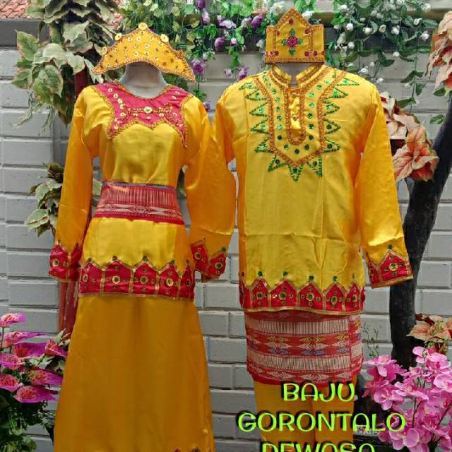 Baju adat gorontalo