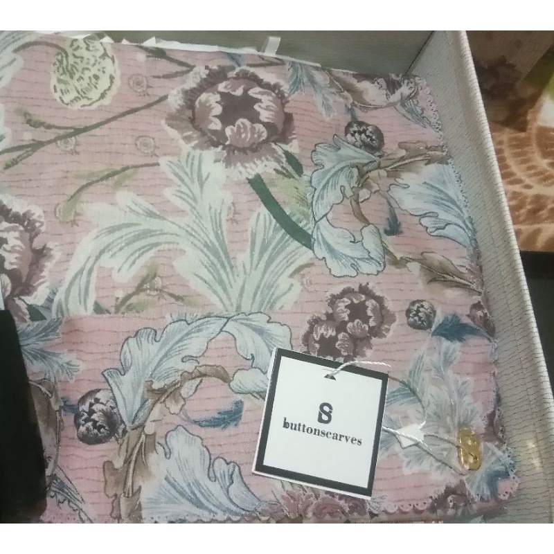 Buttonscarves Royale in Pink