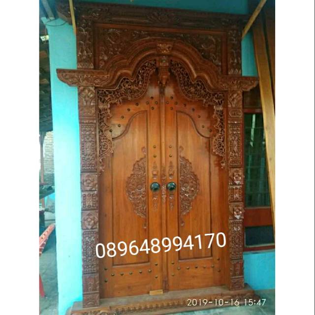 Pintu gebyok kayu jati