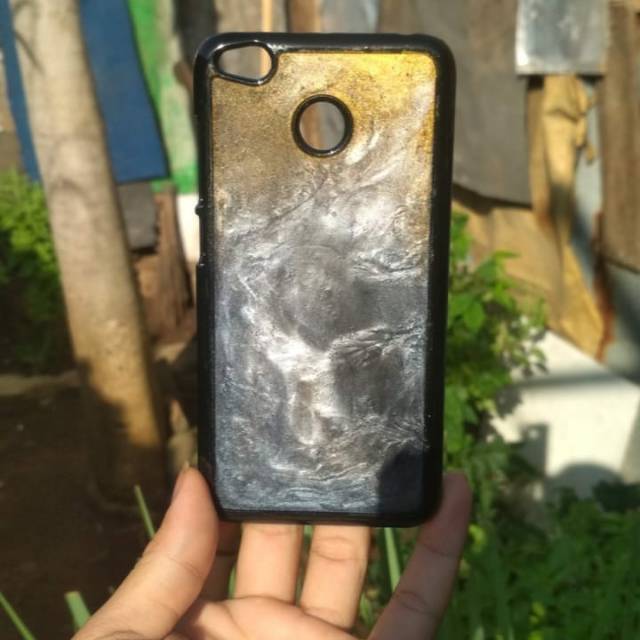 Custom case resin art