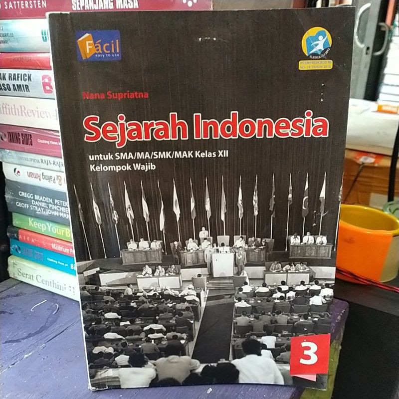 Buku Sejarah Indonesia SMA/MA kelas XII-3-12 Facil