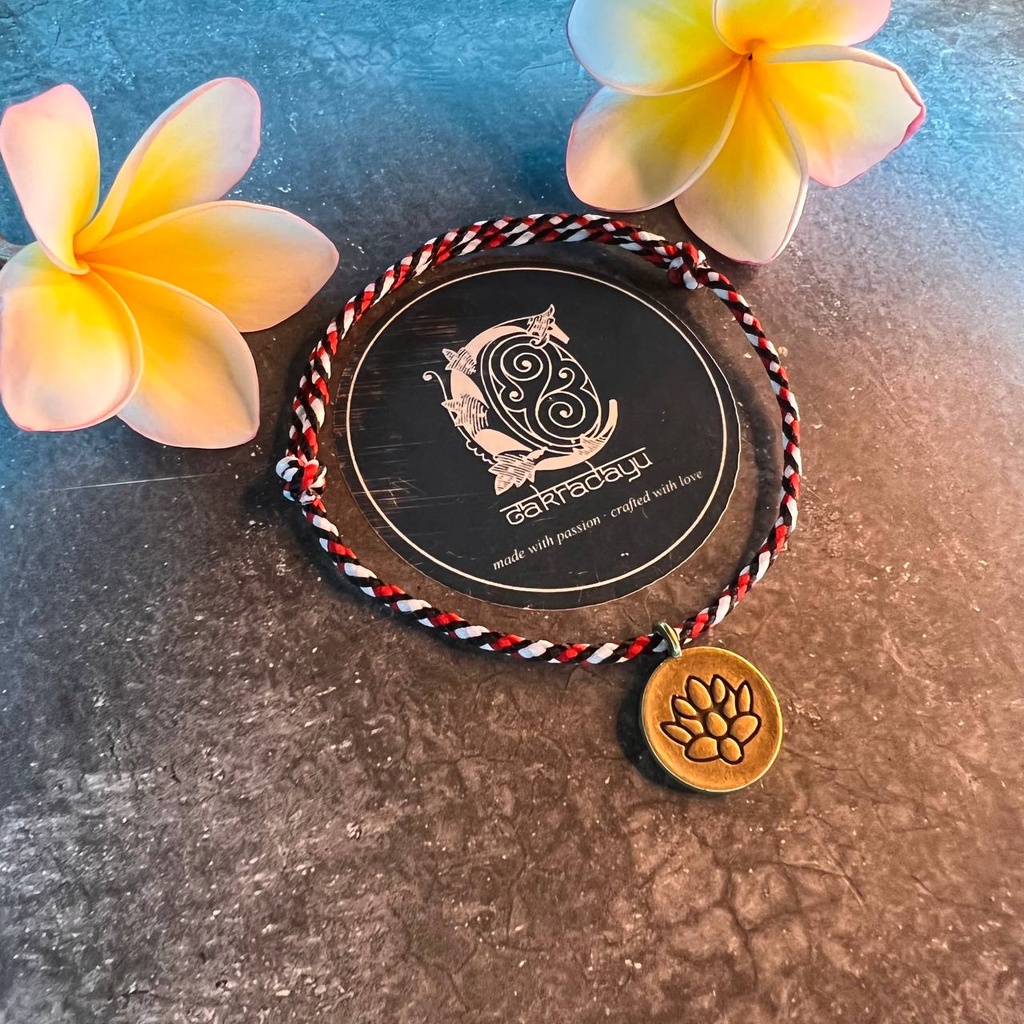 Gelang Tridatu Liontin Bunga Teratai Lotus asli khas Bali Original