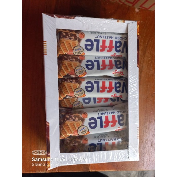 Tango Waffle Hazelnut 12 gr box isi 15 pcs