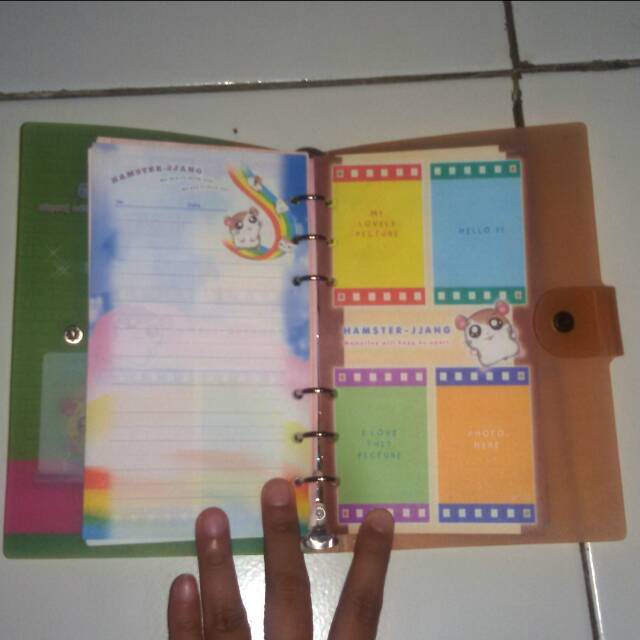 Binder HAMTARO Ring 6 dengan isi