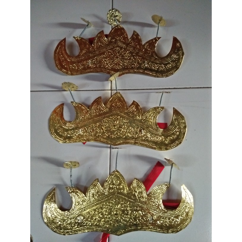 Mahkota kepala lampung adat tradisional