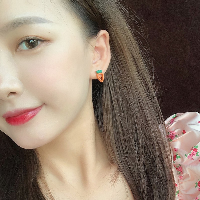 Anting Tusuk Silver S925 Desain Kartun Wortel Hollow Gaya Jepang Korea Aksesoris Wanita