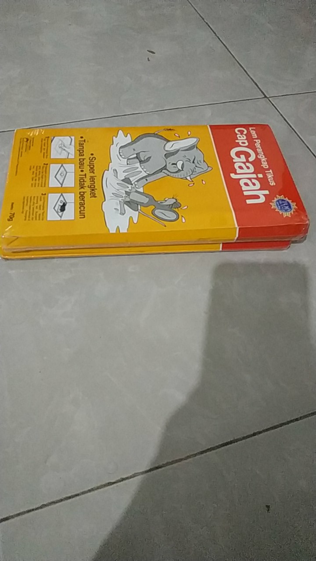 Lem Perangkap Tikus Cap Gajah Buku