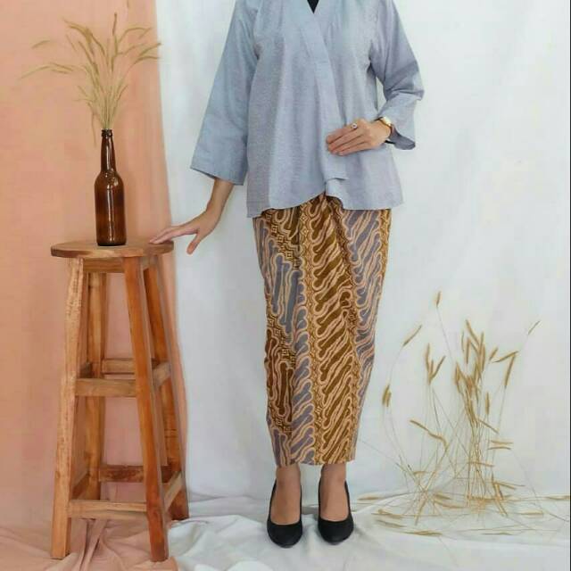 Bebatikan Jogja Jeanne Setelan Kebaya Batik Wanita