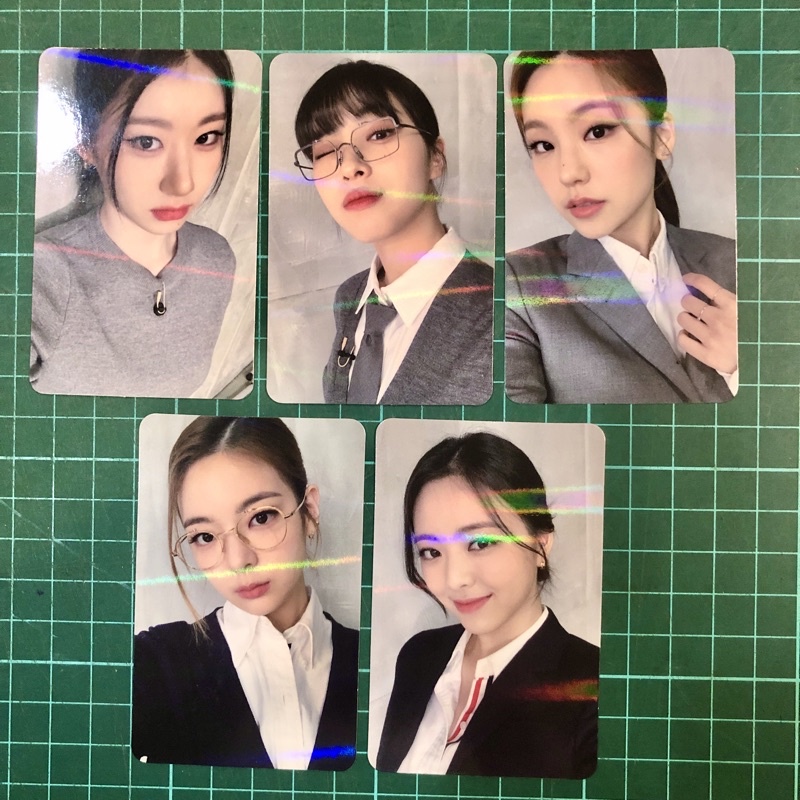 ITZY - Checkmate SOUNDWAVE Photocard PC Benefit Seragam Abu