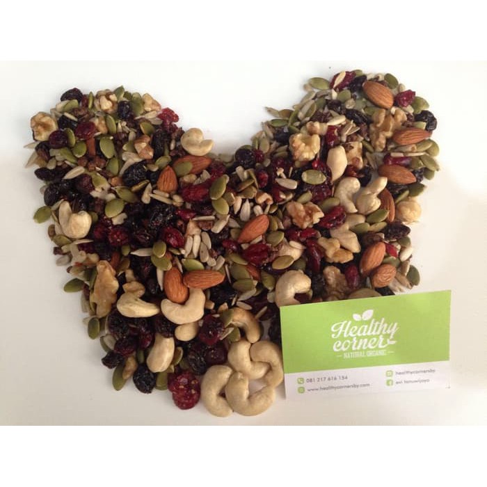 

Natural Trailmix Nuts & Dried Fruits ( Kacang Buah Kering ) 275 gr