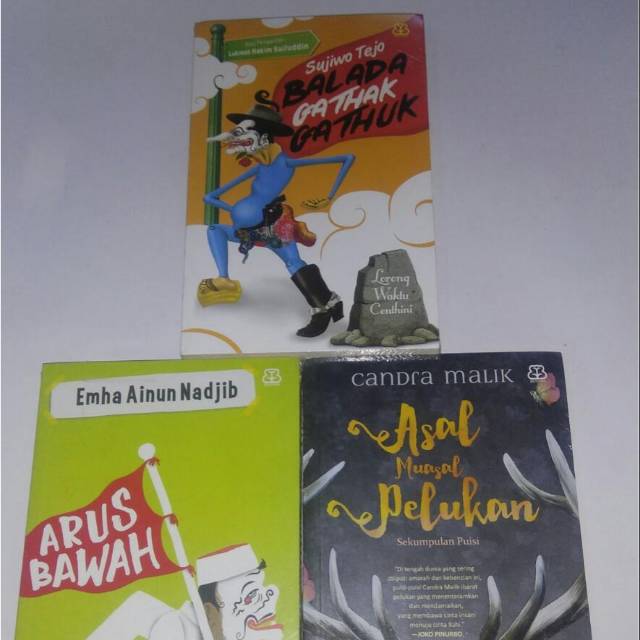 Paket buku murah terdiri dari buku Emha Ainun Nadjib, Sujiwo Tejo dan Candra Malik