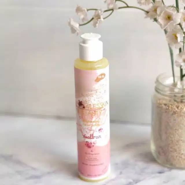 Vloowless Facial Wash with Saffron by Vloowless Maylizaa