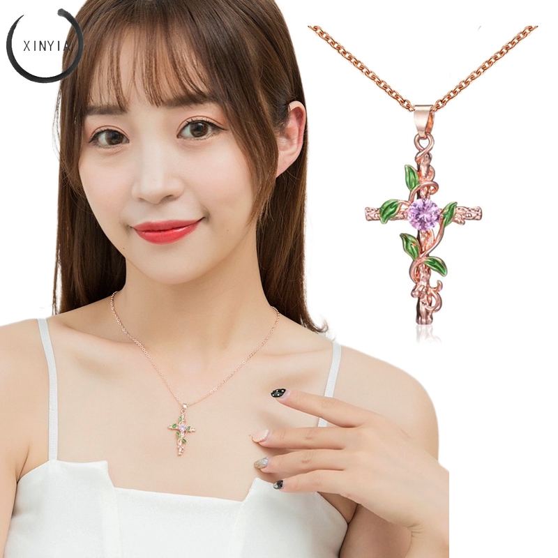 Kalung Salib Daun Berlian Tembaga Liontin Wanita Necklace