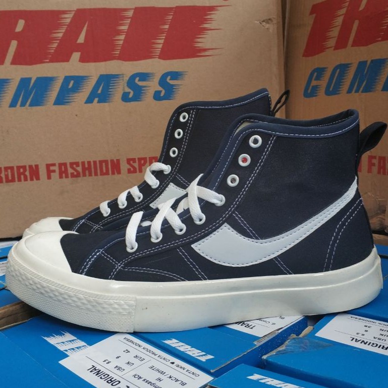 Sepatu TRAIL "D'Compass series" - Navy High