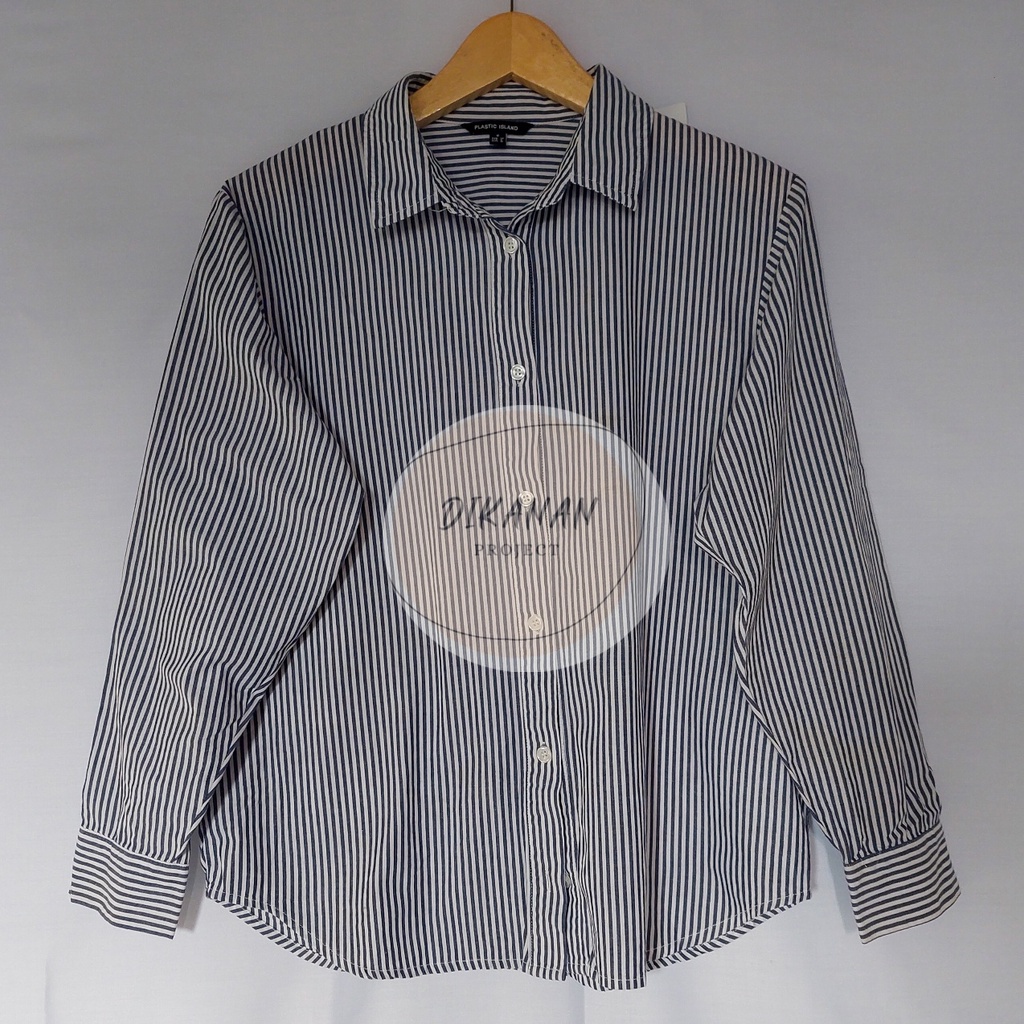 PLASTIC ISLAND KEMEJA STRIPE HITAM PUTIH