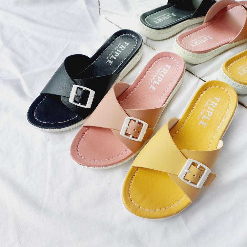 Sandal Wanita Trendy Model Slop Variasi Gesper (Adelia 01)