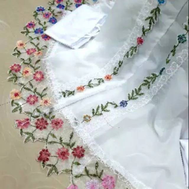 Mukena renda warna warni