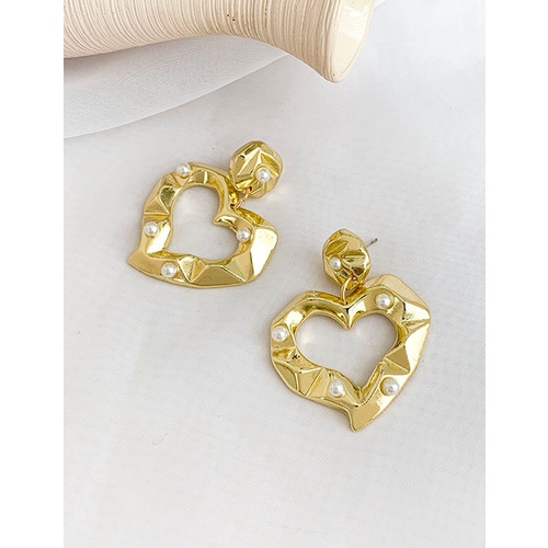 LRC Anting Tusuk Fashion Golden Alloy Concave Pearl Earrings K01472