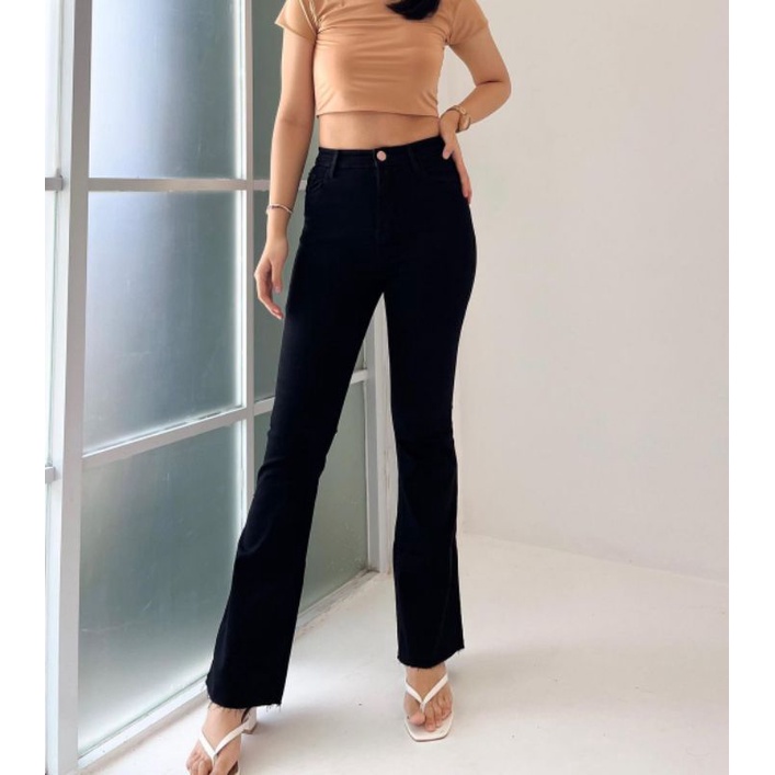 MCO - Celana Wanita HW Cutbray Yeslyn Unfinish Flare Cutbray