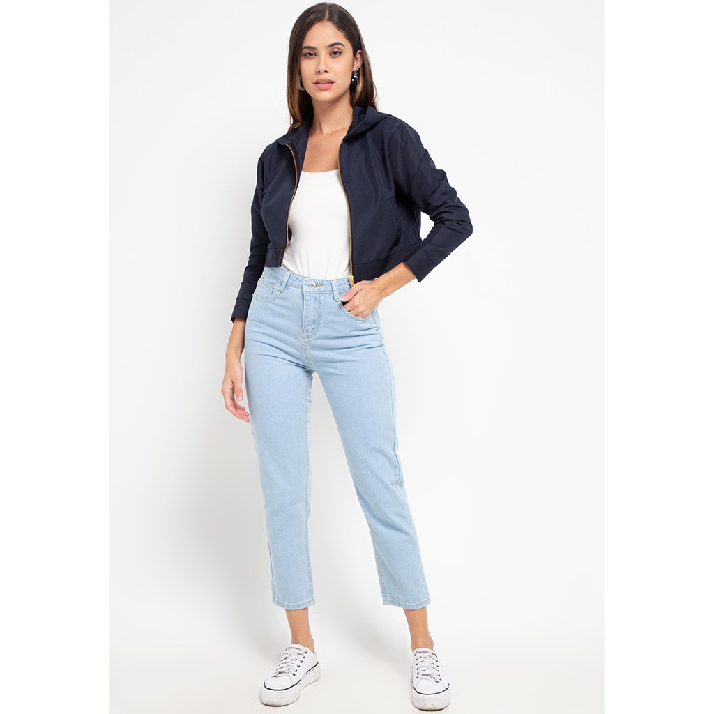 Dazina Plain Boyfriend Jeans Loose in Light Blue Celana Jeans Wanita