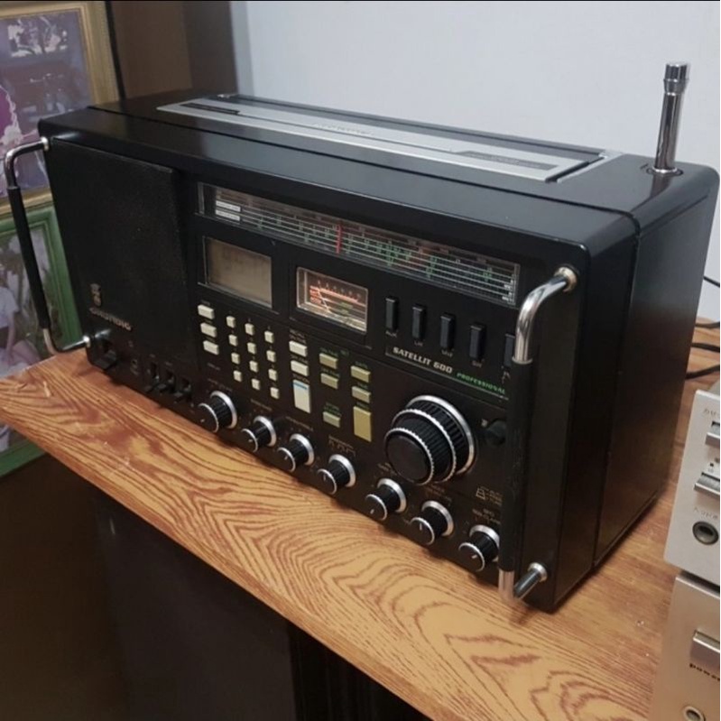 Radio Grundig Satellit Profesional 600 Istimewa Mulus Normal