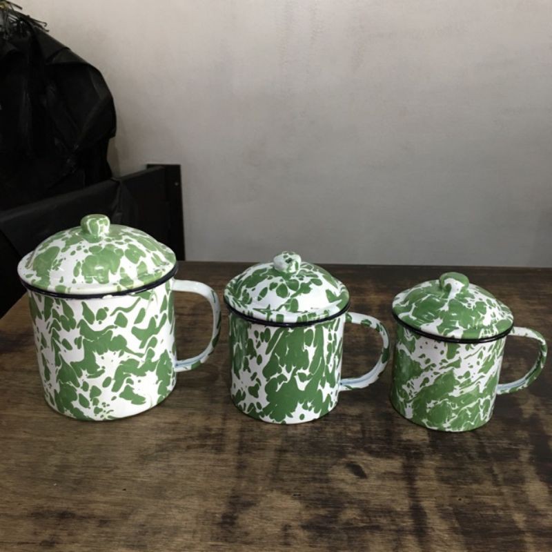 mug batik zaman dulu/ cangkir enamel lurik/ gelas jadul/ properti foto antik