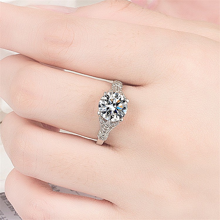 Cincin Emas Putih Fashion Wanita Cincin Pertunangan Safir Putih dan Berlian 2.5 Karat