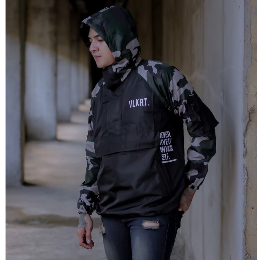 Jaket cagoule outdoor pria waterproof original VOLKRET / jaket parasut clasic premium taslan tebal anti air terlaris termurah