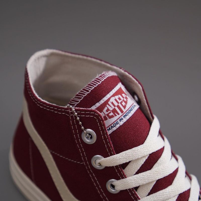 Ventela public high maroon