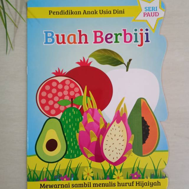 Buku mewarnai sambil menulis huruf Hijaiyah buah berbiji seri paud