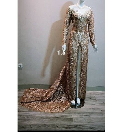 Gaun akad, gaun pengantin