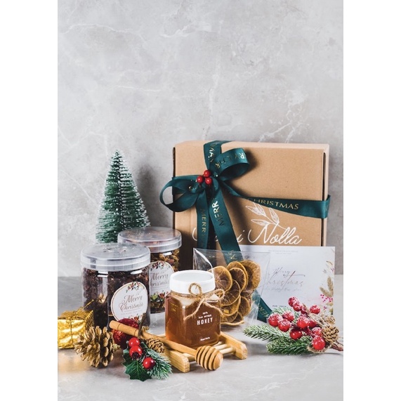 

Nomi Nolla Xmas Hamper Jolly
