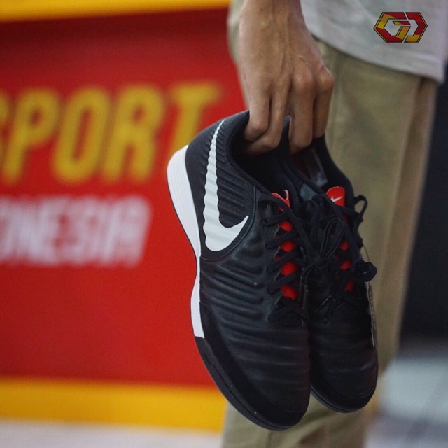 NIKE TIEMPO LEGEND 7 ACADEMY IC