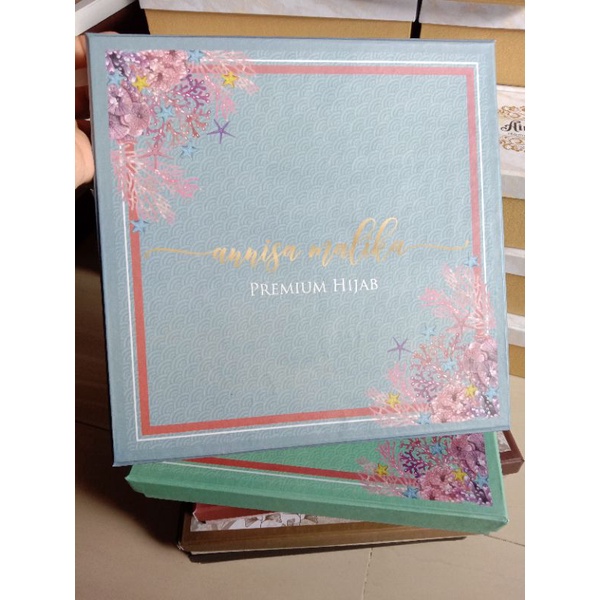 

Hardbox kotak kado 23x23x2