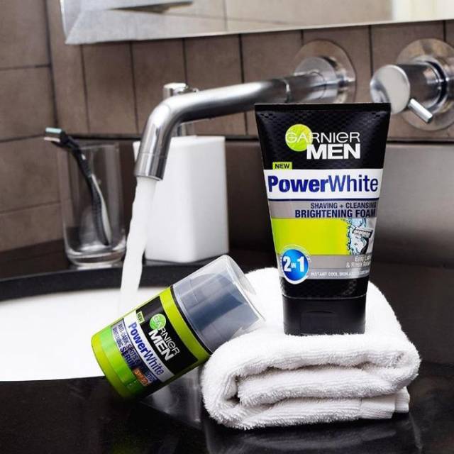 [ GARNIER ] Men Power White Facial Wash