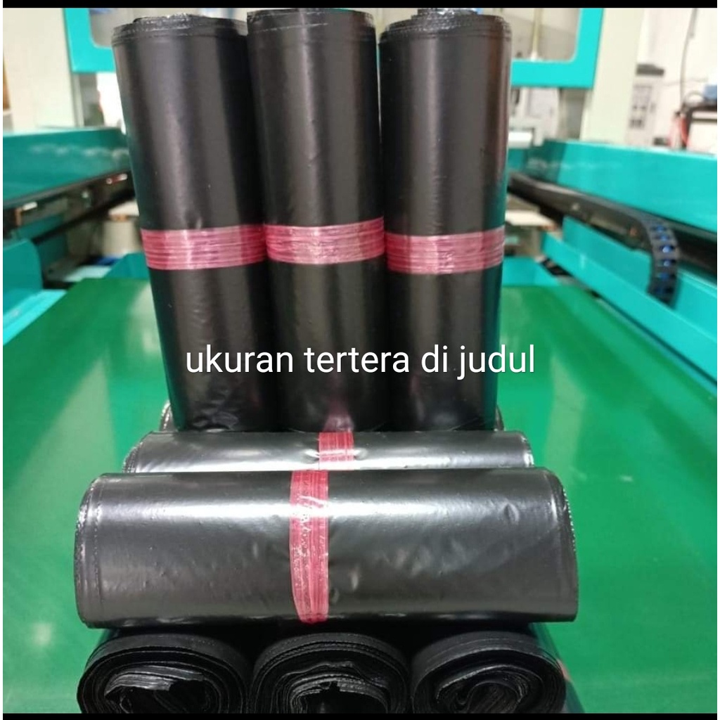 

plastik polymailer 40 x 60 cm isi 50 silver atau hitam