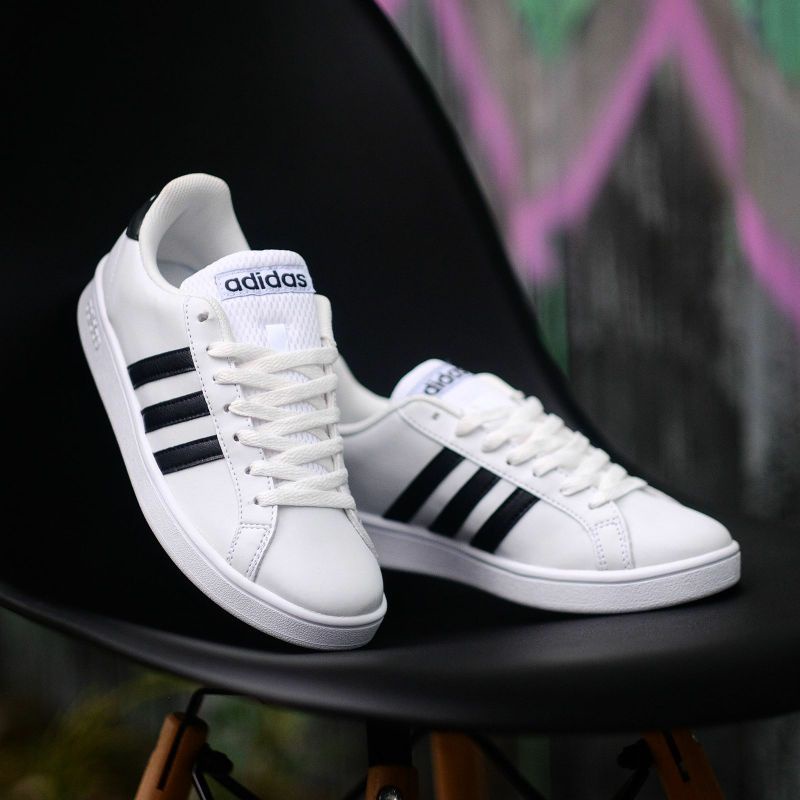 sepatu adidas garnd court white black original