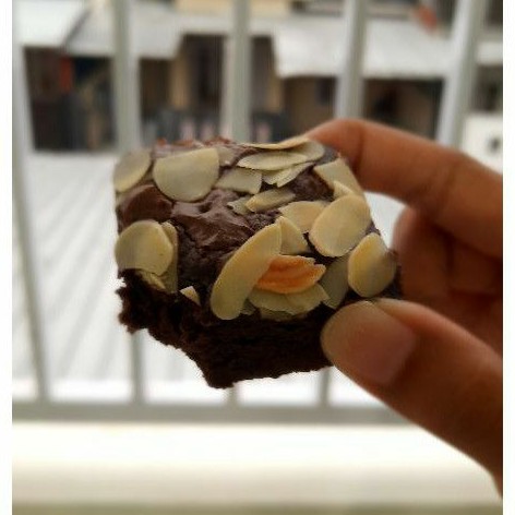

Rainbow Fudgy Brownie Large