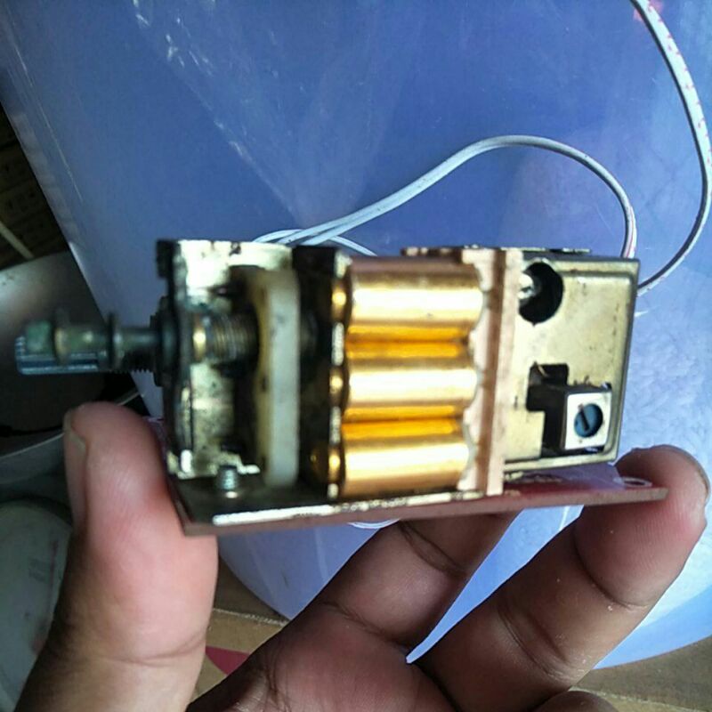 Radio Tuner FM dengan Amplifier Mini LM 386