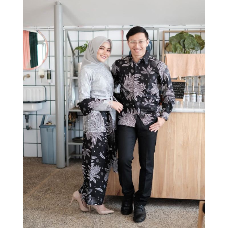 Kebaya modern kebaya wisuda kebaya tunangan couple brokat couple kebaya couple keluarga modern batik