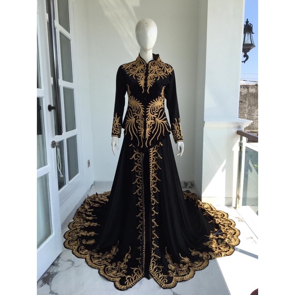 kebaya pengantin bludru