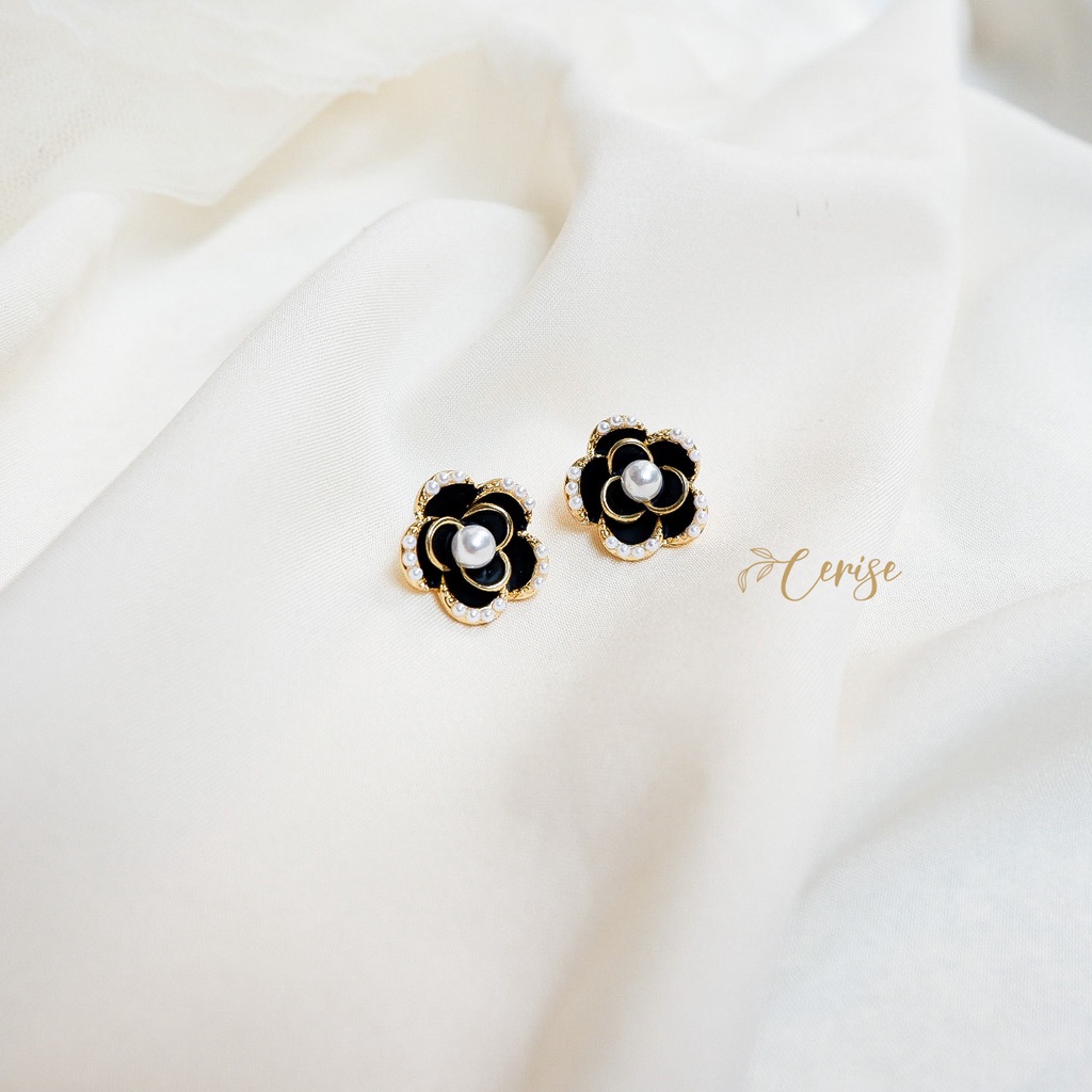 Zetta Earrings | Anting tusuk bunga mawar hitam korea cantik elegan aksesoris wanita trendy stylish