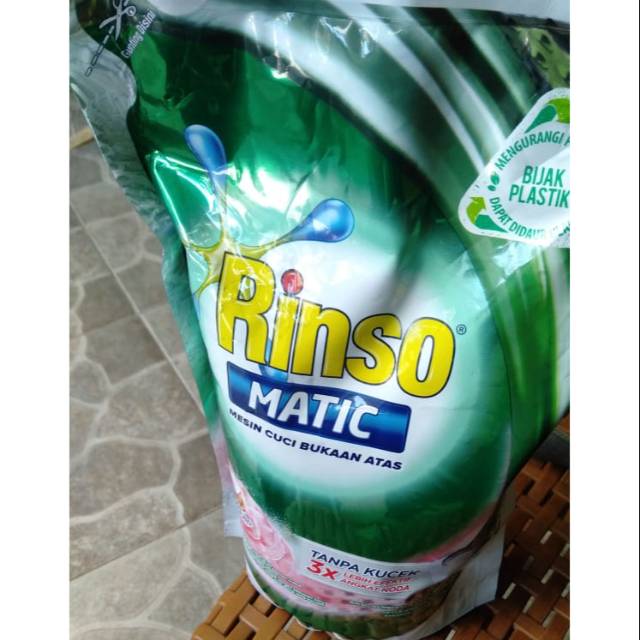 Rinso matic + molto bukaan depan atas hijau biru deterjen detergent cair sabun cuci pakaian 1800ml