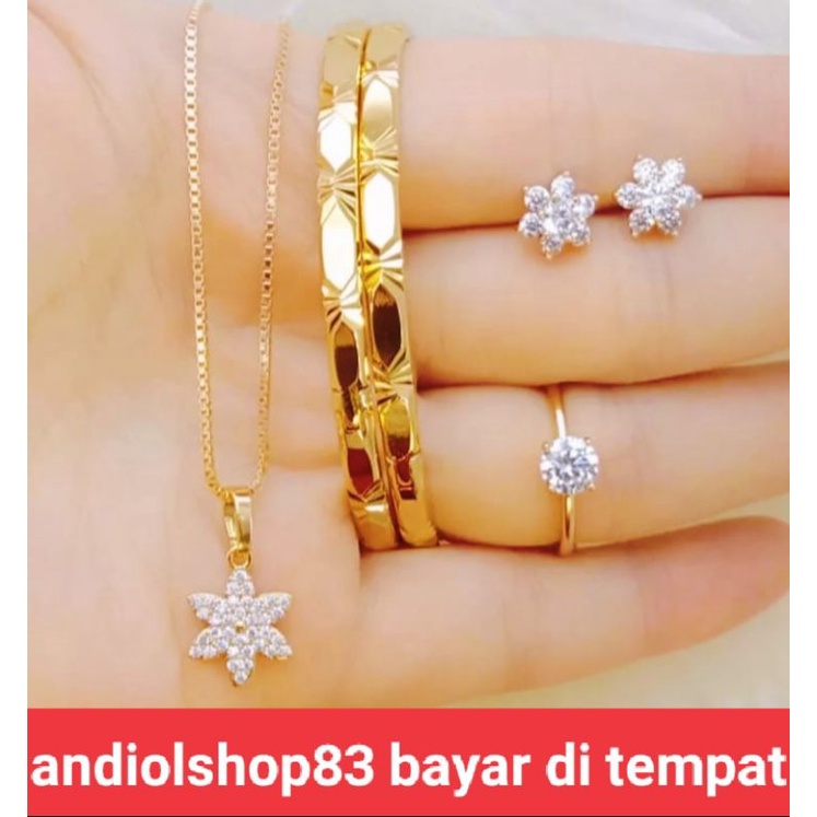 Perhiasan wanita dewasa dan remaja set lengkap titanium motif liontin bunga full mutiara lapis emas 