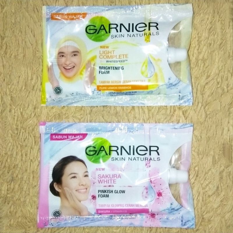 [NEW] Garnier Light Complete Brightening Sakura White Pinkish Glow Foam 9 ml Sachet - Skincare
