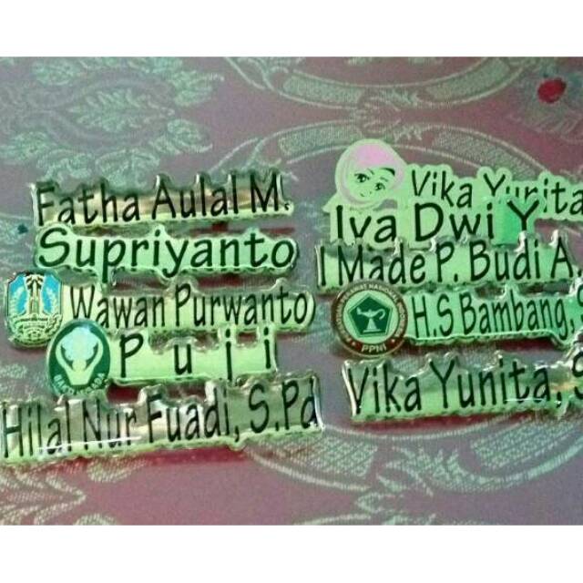 

Name tag eklusif profesi atau logo instansi (di cut sesuai logo dan nama)