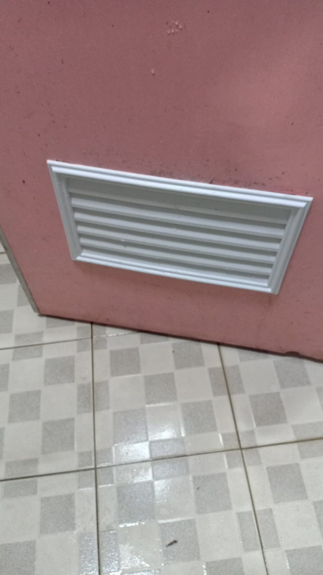 Jalusi Lubang Angin Pintu Kamar Mandi