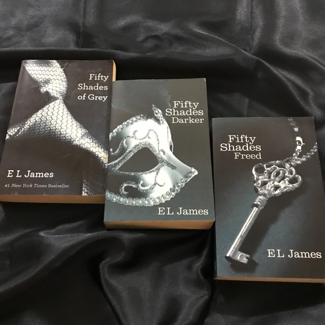 Fifty Shades Of Grey Freed Darker Fifty Shades Series Full Set Novel Preloved Second El James Shopee Indonesia