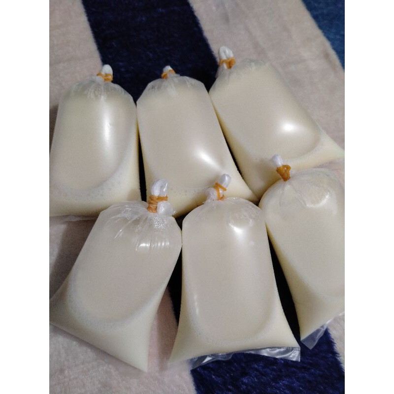 

Susu kacang kedelai asli tanpa pengawet (bungkus plastik)